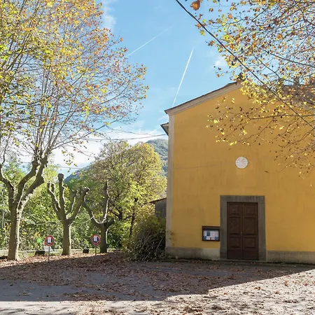 Mansion In Near Tuscan Coast Pescaglia