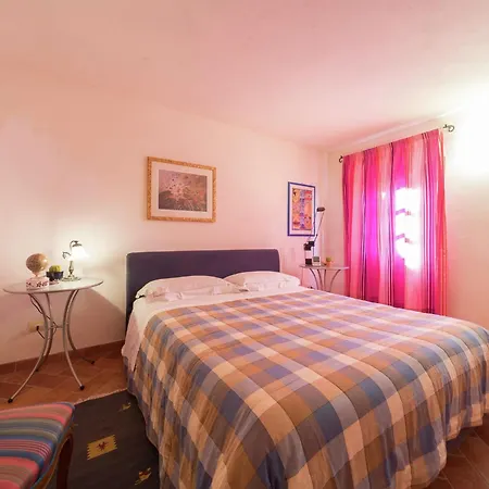 Mansion In Near Tuscan Coast Pescaglia